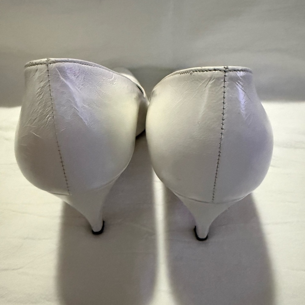 Dior Vintage Classic White Heels - Picture 5 of 6